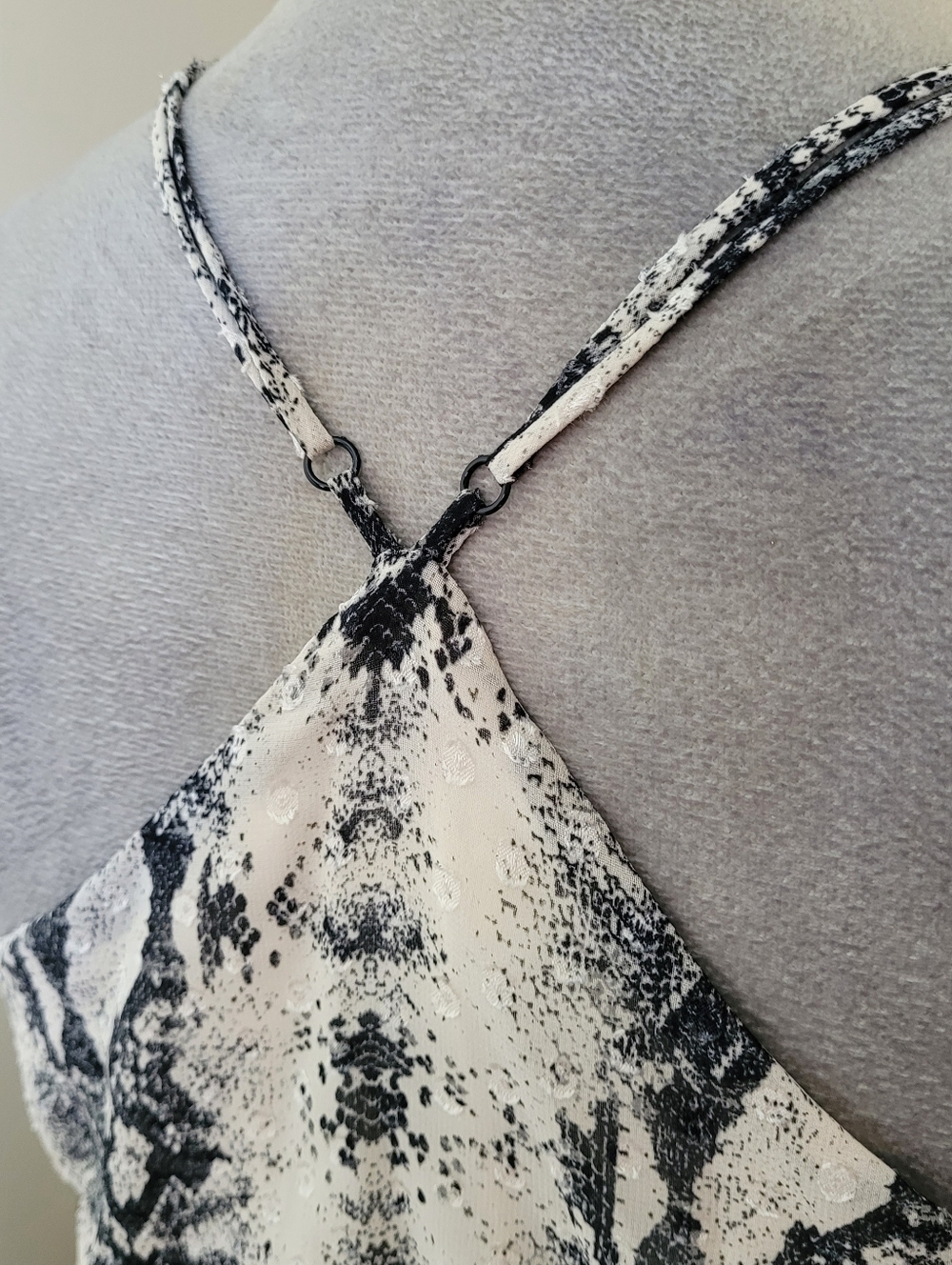 Illa Illa Snakeskin Mini Dress Size S NWT - Picture 7 of 11
